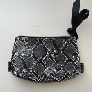 Twig and Arrow Clutch